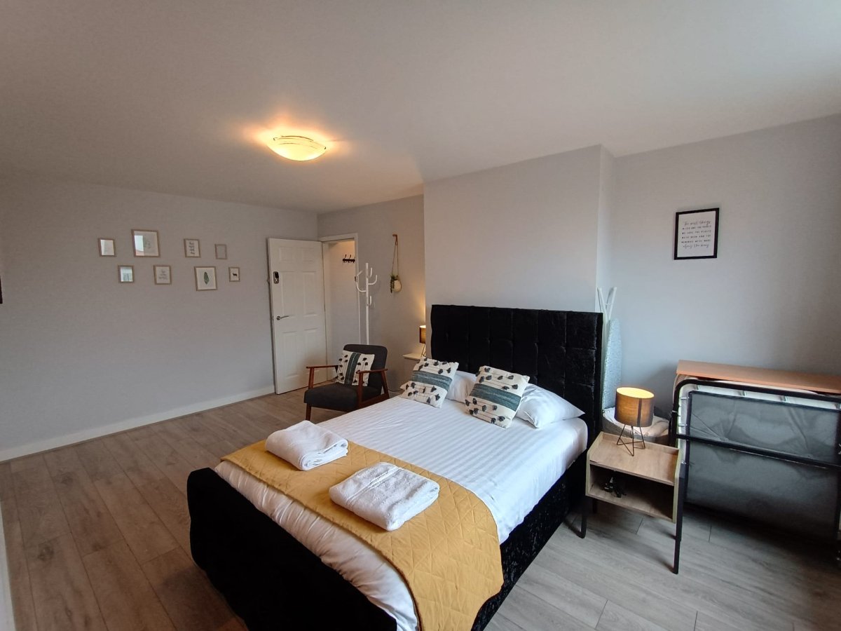 2a Claremont Road, Sale