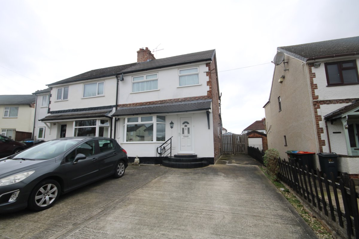 Kronsbec Avenue, Little Sutton