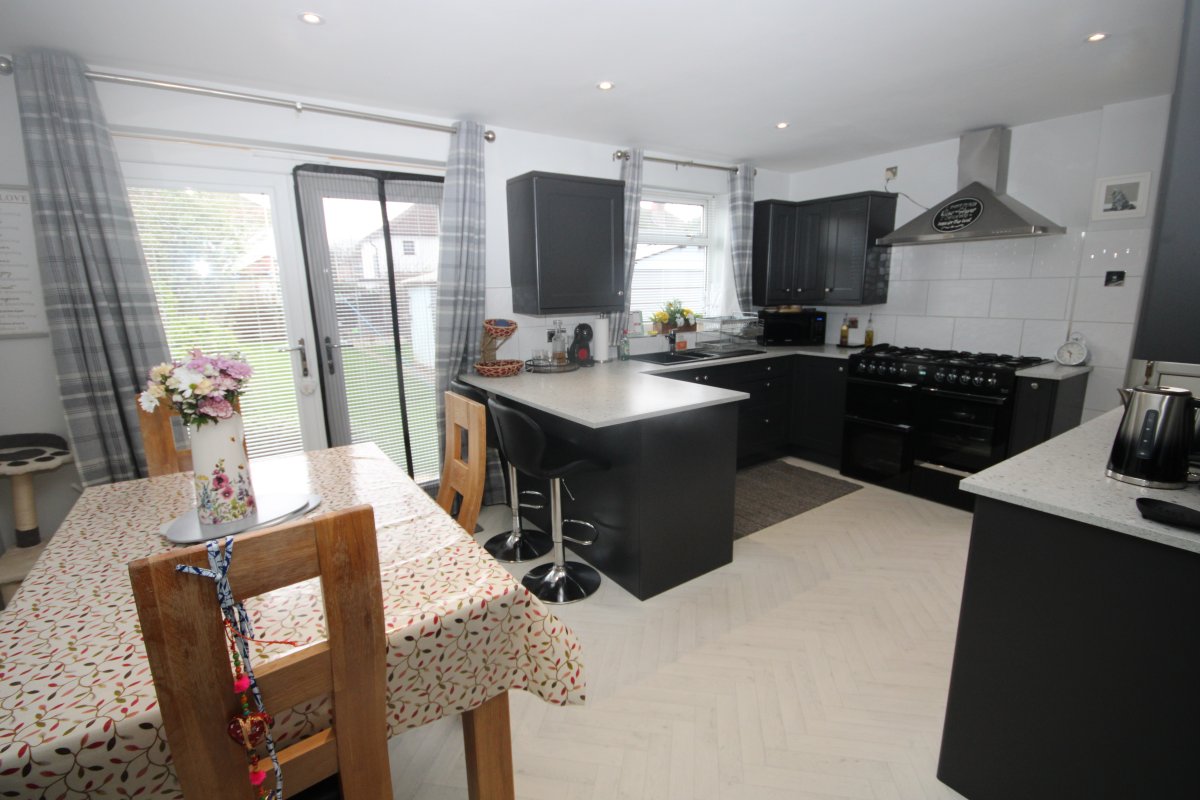 Kronsbec Avenue, Little Sutton