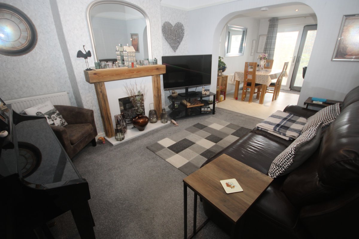 Kronsbec Avenue, Little Sutton