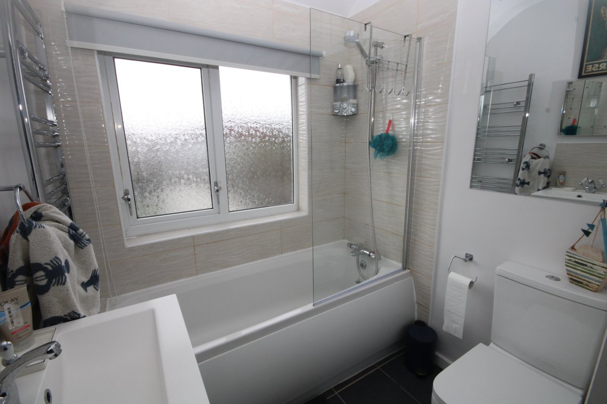 Kronsbec Avenue, Little Sutton