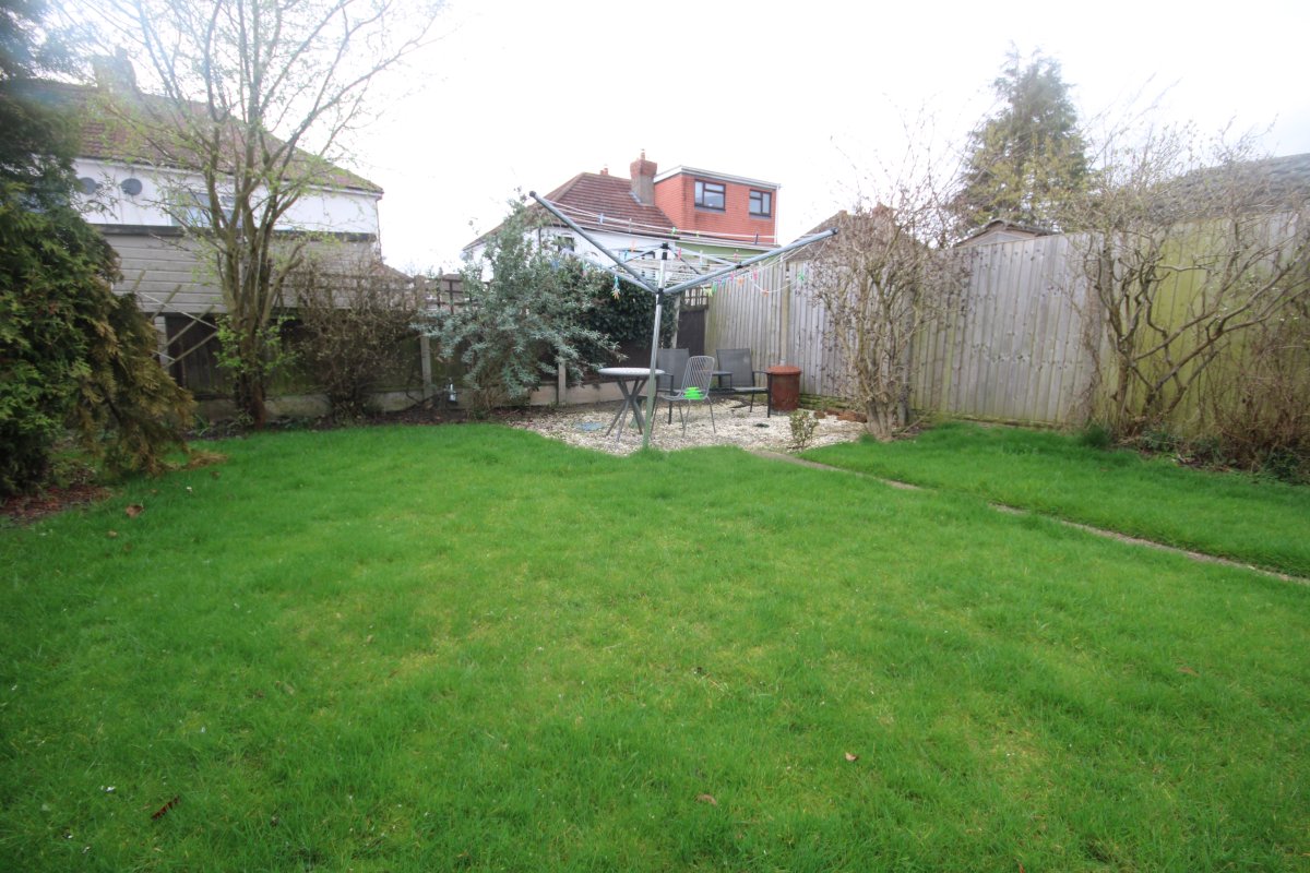 Kronsbec Avenue, Little Sutton