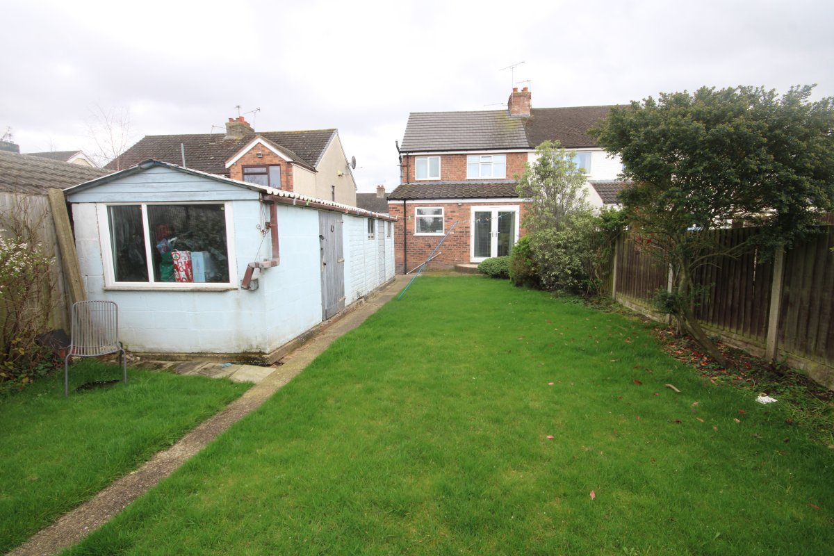 Kronsbec Avenue, Little Sutton