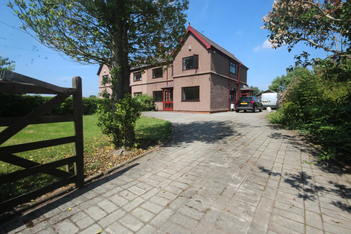 Chester High Road, Neston, Wirral